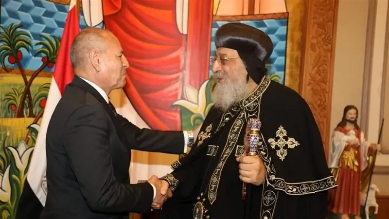 تفاصيل إستقبال قداسة البابا تواضروس لمحافظ القاهرة في المقر البابوي بالعباسيةالبابا تواضروس , محافظ القاهرة يعبر عن امتنانه و تقديره إلى ببابا