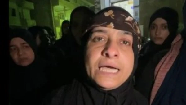 انهيار والدة الشاب علاء ضحية نجل أحمد رزق: كان سندنا واللي بنتعكز عليه قالت والدة الشاب علاء ضحية حادث نجل الفنان أحمد رزق انها لن تترك حق نجلها،