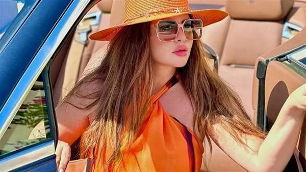 من إجازتها الصيفية.. يمنى طولان تستعرض أنوثتهاخطفت الفنانة يمنى طولان أنظار جمهورها بصورة جديدة عبر موقع تبادل الصور والفيديوهات انستجرام، والتي تعد