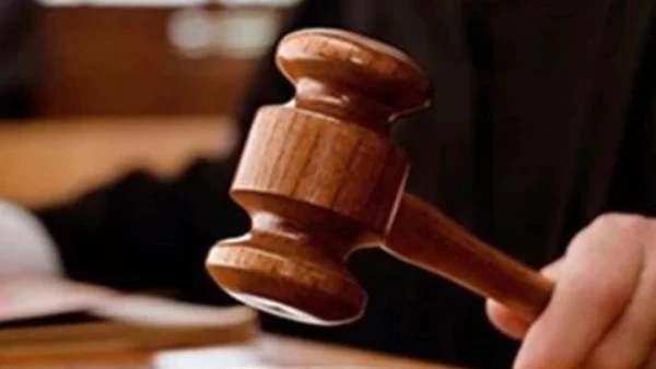 عاجل.. إحالة الزوجة المتهمة بضرب وسحل حماتها في الشرقية للمحاكمة أصدرت محكمة ديرب نجم الحزئية في محافظة الشرقية، برئاسة المستشار حسن عبد العاطي رئيس