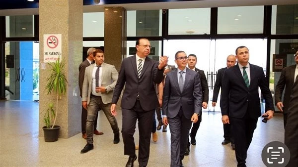 وزير الاستثمار والتجارة يتفقد الهيئة المصرية للمعارض للإطلاع على سير العملقام المهندس حسن الخطيب وزير الاستثمار والتجارة الخارجية بجولة تفقدية