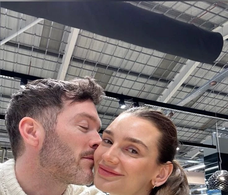 رواية عناق ذكريات الحب كاملة جميع الفصول بقلم فدوي خالد فوقت و أنا بنهج من إل شوفته ..و بصيت لدكتور مراد ..أيوة يا جماعة كل دة كان عبارة عن تخيلات أو