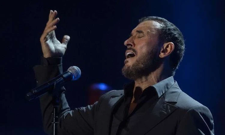 فن: كاظم الساهر يمازح طفلة في حفله بالعلمين: عندك 9 سنين وحافظة كل الأغاني شاهد المقال التالي من صحافة مصر عن كاظم الساهر يمازح طفلة في حفله بالعلمين