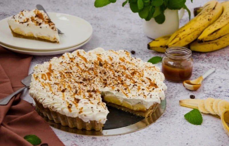 طريقة تحضير تارت الموز بالكريمةالمقادير مقادير عجينة التارت :الدقيق الأبيض : كوبان ونصفالزبدة : 230 غرام (باردة، مقطعة مكعبات)سكر : ربع كوب مقادير الحشوة :كراميل : حسب الرغبةالموز 