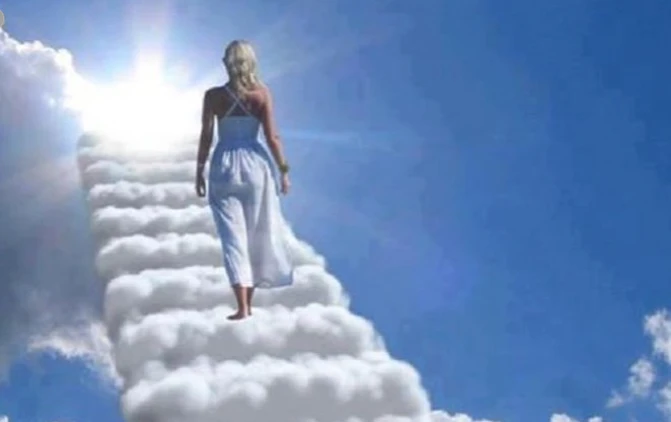 ما هو تفسير رؤية الأموات الأقارب في المنام لابن سيرين؟ رؤية الأموات الأقارب في المنام، قد تدعو رؤية الموتى في الحلم إلى الاستبشار بالخير أو الحذر،