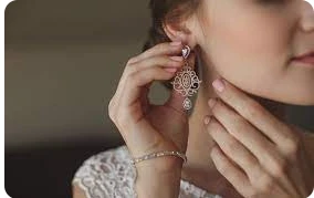 ما هو تفسير حلم الحلق الذهب للحامل لابن سيرين؟ ما هو تفسير حلم الحلق الذهب للحامل لابن سيرين؟من الأحلام التي تحمل العديد من الدلالات منها الشر ومنها