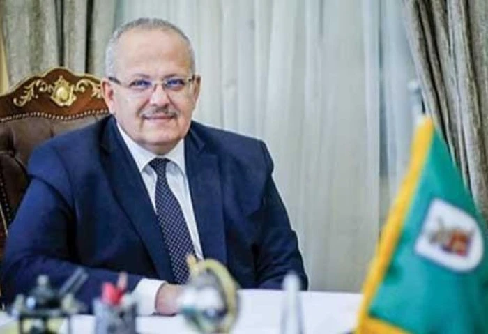 الخشت يوجه بتوفير علاج طالب بكلية العلوم السياسية بتكلفة 850 ألف جنيه وجه الدكتور محمد الخشت رئيس جامعة القاهرة، بتوفير الجامعة علاج 1 لطالب ب كلية