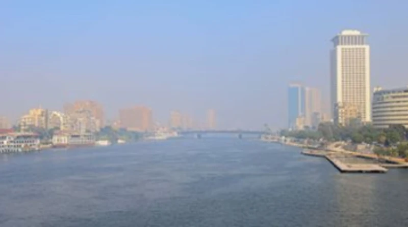 غدا.. انخفاض درجات الحرارة وأمطار رعدية على هذه المناطق تتوقع الهيئة العامة للأرصاد الجوية أن يشهد الطقس غدا السبت 27 يوليو، استمرار الانخفاض الطفيف