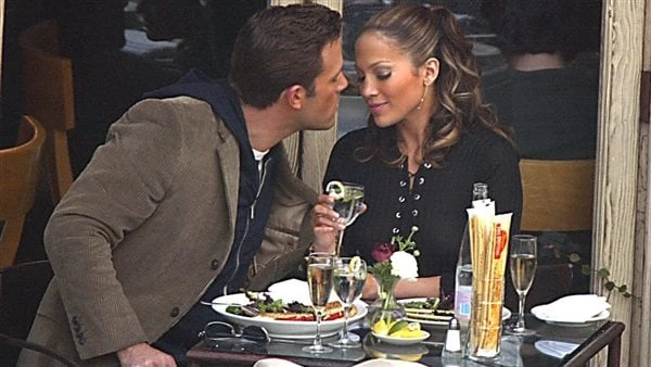 رقم خرافي.. اعرف سعر القصر الجديد ل بن أفليك وجينفير لوبيز قام النجم العالمى بن افليك وزوجته جينيفر لوبيز بشراء قصر جديد يبلغ قيمته 20 مليون دولار