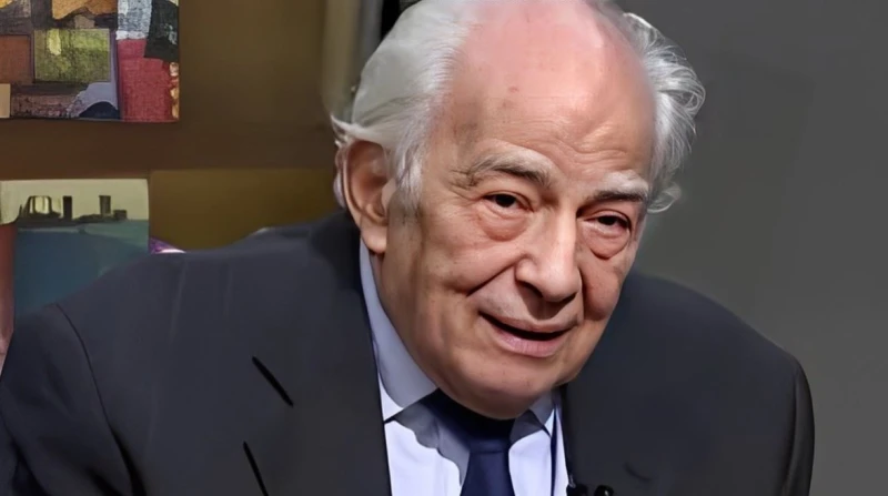 أنا عندي 90 سنة.. كيف علق رشوان توفيق على زواجه من شابة؟ (خاص) كشف الفنان رشوان توفيق، رأيه في العديد من الشائعات المتداولة عليه في الفترة الأخيرة