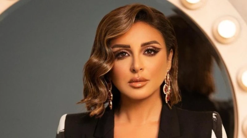 هو انت مين.. أنغام تحصد نصف مليون مشاهدة في يوم واحد اقتربت أغنية هو أنت مين للنجمة أنغام، من تحقيق نصف مليون مشاهدة على منصة يوتيوب، عقب طرحها بيوم