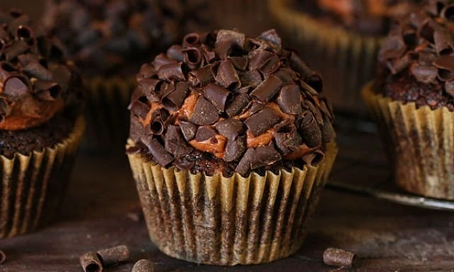 طريقة عمل كب كيك بالشوكولاتة.. وأسرار نجاح الوصفةطريقة عمل كب كيك سهل، من الحلويات الخفيفة والشهية التي يمكن تحضيرها لأطفالك ليتناولوها في وجبة الفطور أو العشاء، تعرفي على طريقة تح