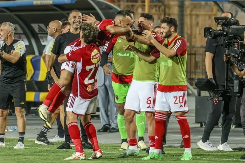 محمد عبد الجليل: الحكام المصريين مظلومين.. والدوري محسوم للأهليأكد نجم كرة القدم المصرية السابق، محمد عبدالجليل، بأن فوز النادي الأهلي على المصري