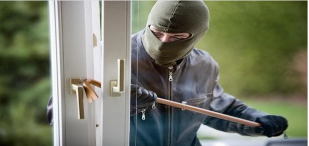 أهم 20 تفسير لرؤية السرقة في المنام لابن سيرين السرقة في المنام تعتبر من إحدى الرؤى الدراجة والتي تراود المرء كثيرا في أحلامه، وخاصة إن كانت انعكاسا