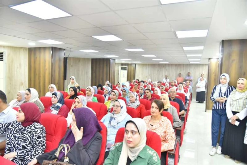 بتكلفه مليون و600 ألف جنيه.. رئيس جامعة أسيوط يفتتح عددا من قاعات التدريس افتتح الدكتور أحمد المنشاوي رئيس جامعة أسيوط، اليوم الأحد 28 من يوليو؛ قاعة