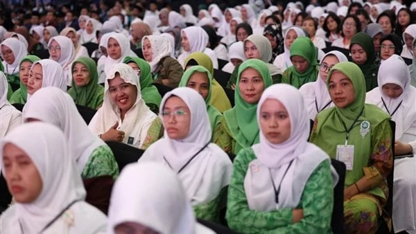 شيخ الأزهر: مستعدون لاستقبال الفتيات اللاتي أجبرن على ترك تعليمهن بالدول المسلمة أكد فضيلة الإمام الأكبر الدكتور أحمد الطيب، شيخ الأزهر الشريف، على