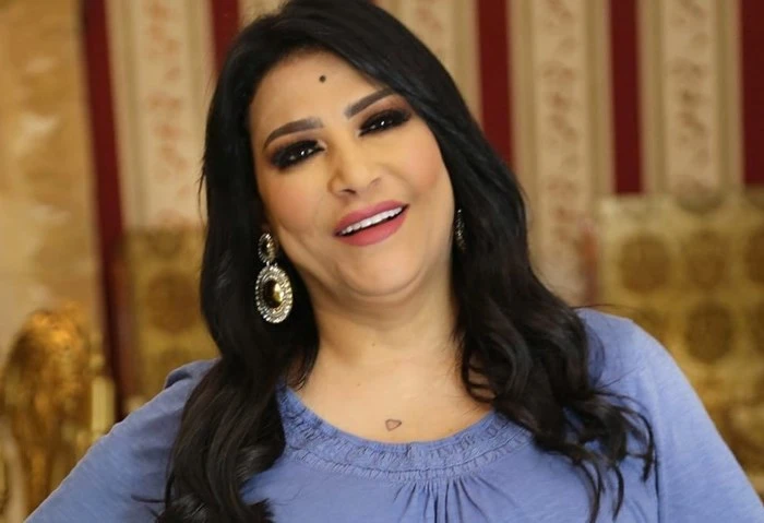 بدارة تتألق عبر المحيطات، بدرية طلبة تظهر بالبوركيني في الساحل(فيديو) نشرت الفنانة بدرية طلبة، مقطع فيديو، لها في حمام السباحة لمشاركة جمهورها العطلة