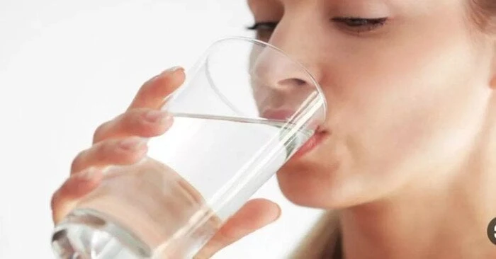 منها قبل الاستحمام.. أفضل أوقات شرب الماء طوال اليوم منوعات الاسبوع شاهد المقال التالي من صحافة مصر عن منها قبل الاستحمام أفضل أوقات شرب الماء طوال