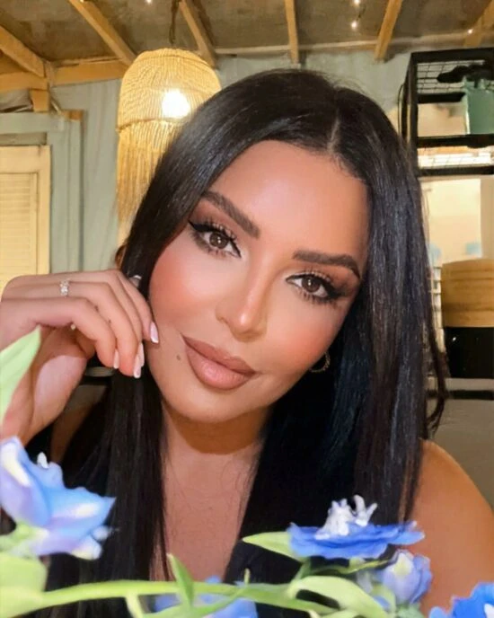 بالصور- امل بوشوشة ولحظات خاصة مع زوجها في عيدها بصور ورسالة رومنسية، احتفل رجل الأعمال اللبناني وليد عواضة، بعيد ميلاد زوجته الفنانة الجزائرية أمل