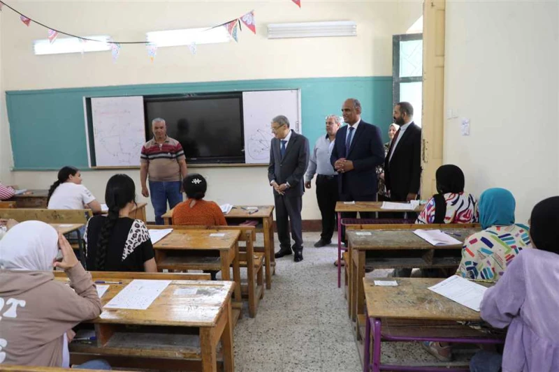 طلاب الدور الثاني بالشهادة الإعدادية يؤدون امتحان اللغة العربية بالمنيا دون مشكلات انطلقت امتحانات الدور الثاني، للشهادة الإعدادية للعام الدراسي