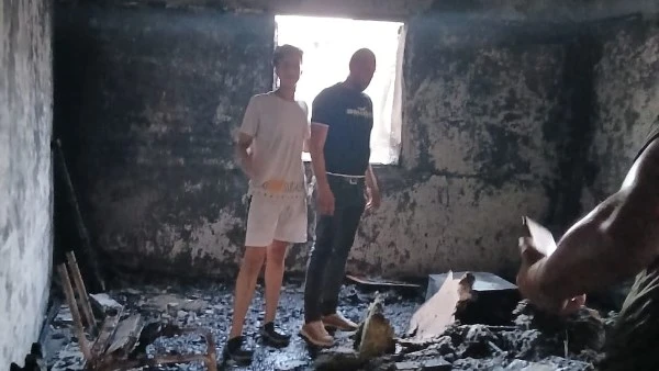 نشوب حريق هائل في شقة سكنية دون وقوع خسائر بشرية بمدينة طلخا بالدقهلية نجحت قوات الحماية المدنية بمحافظة الدقهلية، من السيطرة على حريق شب في وحدة