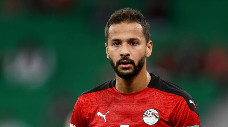 جمال شعبان يشخص أحمد رفعت: خلل خبيث وكسرة قلب مازالت ملابسات رحيل لاعب نادي مودرن فيوتشر، أحمد رفعت، والذي وافته المنية فجر أمس، متأثرا بجلطة في القلب أودت بحياته، حديث الناس، وسط