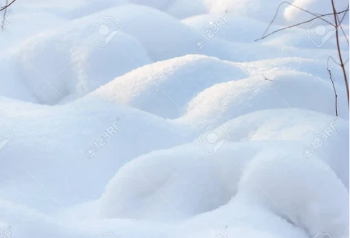 تعرف على تفسير حلم الثلج الأبيض لابن سيرين تفسير حلم الثلج الأبيض في المنام يحمل الكثير من المعاني والدلائل المختلفة سواء كانت تشير إلى الخير أو الشر، فقد يحلم الرائي بأن الثلج يتس