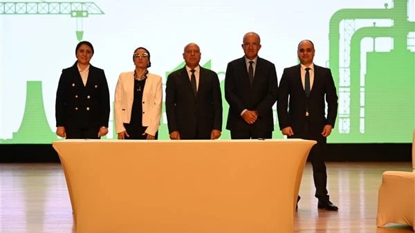 توقيع اتفاقيات تعاون بين جهاز شئون البيئة واتحاد الصناعات المصرية.. تفاصيلشهد الفريق مهندس كامل الوزير، نائب رئيس الوزراء للتنمية الصناعية وزير