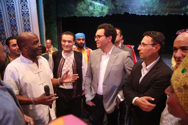 اهتموا برفع المخلفات.. ماذا حدث في زيارة مفاجئة لوزير الثقافة الجديد للسيرك القومي؟ قام الدكتور أحمد فؤاد هنو، وزير الثقافة، بجولة تفقدية مفاجئة،