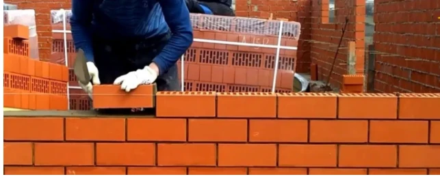 ما هو تفسير رؤية البناء في المنام للمتزوجة لابن سيرين؟ البناء في المنام للمتزوجة، يفسر رؤية البناء في المنام للمتزوجة على حسب الوقت الذي تمر به أو