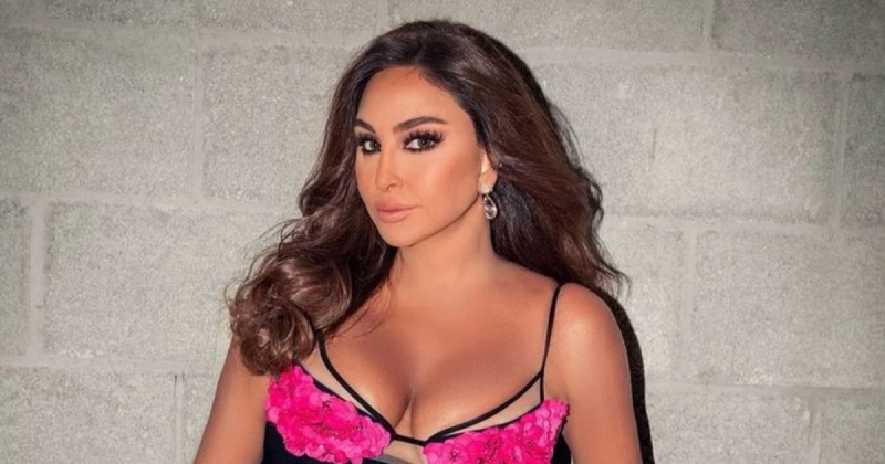 إليكم سعر فستان إليسا الذي تألقت به في حفل إنتخاب ملكة جمال لبنان تعرف على التالي إليكم سعر فستان إليسا الذي تألقت به في حفل إنتخاب ملكة جمال لبنان،