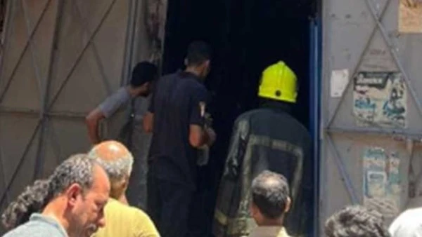 التحريات الأولية لمباحث المرج تكشف عن سبب حريق مخزن المواد الغذائية تمكنت قوات الحماية المدنية بالقاهرة من السيطرة على حريق اندلع في مخزن لمواد