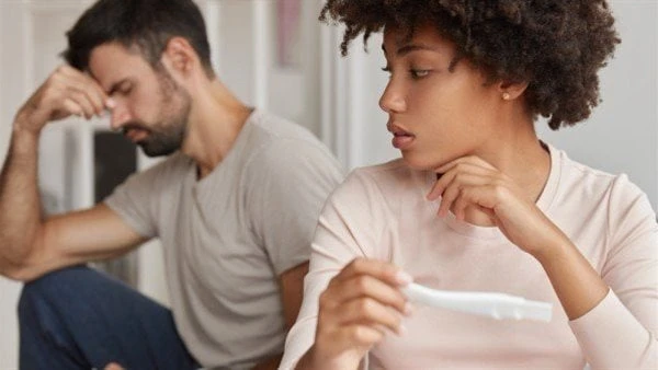 احترس .. عادات يومية تدمر الخصوبة عند النساء والرجال يلعب نمط الحياة الصحي دورا كبيرا في الحفاظ على الخصوبة وضمان فرص أكبر للإنجاب.ووفقا لما جاء في موقع نعرض لكم أهم العادات التي ت