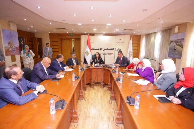 وزيرة التضامن تلتقي أعضاء من مجلسي النواب والشيوخوزيرة التضامن تلتقي أعضاء من مجلسي النواب والشيوختهاني تركيالتقت الدكتورة مايا مرسي وزيرة التضامن