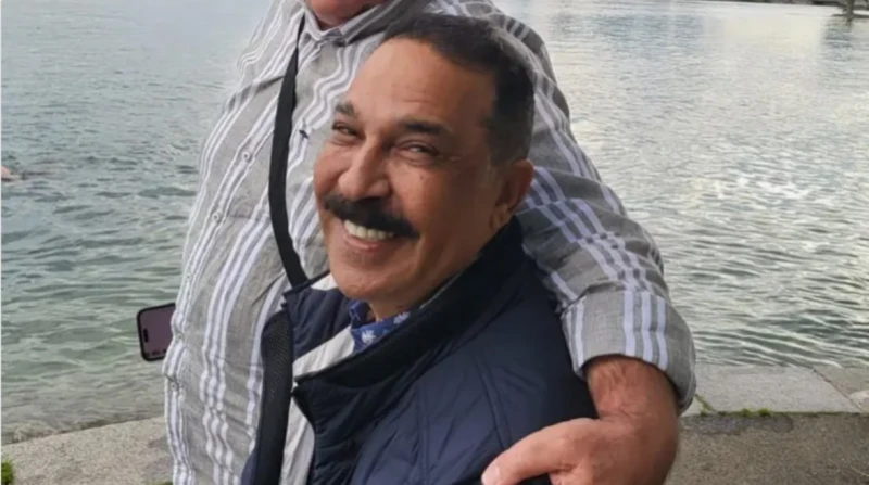 قعيدا ومتلعثما.. هكذا ظهر عبد الله الرويشد في ألمانيا (فيديو) طمأن الفنان الكويتي عبد الله الرويشد جمهوره، بمقطع فيديو له خلال فترة النقاهة التي