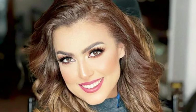 سيمون تكشف خطوطها الحمر لقبول أدوارها افاق عربية - كشفت الفنانة سيمون عن الخطوط الحمر التي تلتزم بها في الأدوار التي توافق على تقديمها، موضحة أنها تختار أدوارها بعناية حفاظا على مك