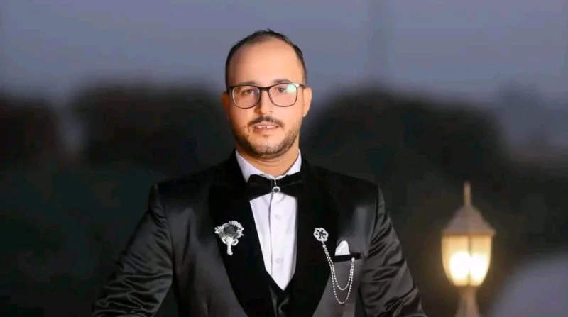 طفل وغرزتان.. لماذا تعرض طبيب سوهاج للطعن بالمطواة؟ كشف مصدر مسؤول في مستشفى سوهاج التعليمي تفاصيل الاعتداء على طبيب جراحة، يدعى معتز عزام، 33 عاما، بطعنة مطواة أسفل الظهر، وصلت إل