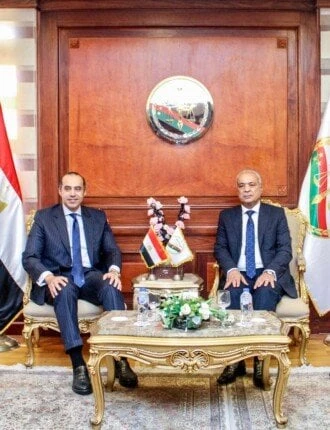 وزير الشؤون النيابية يهنئ رئيس النيابة الإدارية بتوليه منصبه استقبل المستشار عبد الراضي صديق، رئيس هيئة النيابة الإدارية، بمقر رئاسة الهيئة اليوم