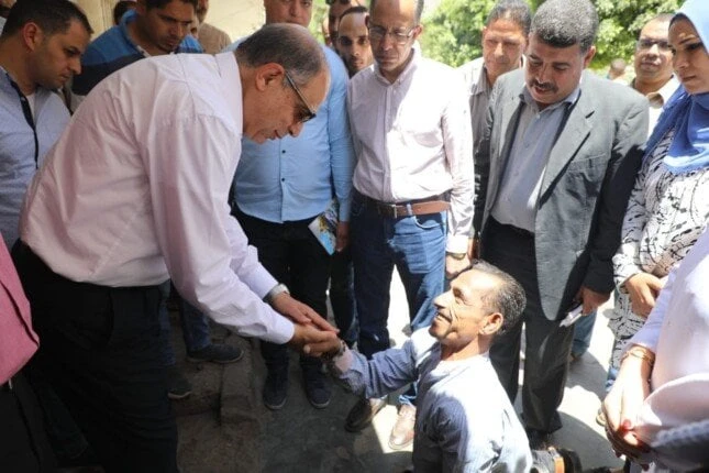 محافظ المنيا: ليس لدينا رفاهية الوقت وعلينا مضاعفة الجهد لإشعار المواطنين بالتغيير للأفضل واصل اللواء عماد كدوانى محافظ المنيا جولاته الميدانية فى