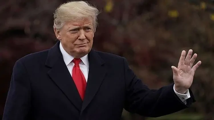 نبأ عاجل محاولة إغتيال ترامب وننشر أول صور من موقع الحادث والتفاصيلترامب ، افادت الوسائل الإعلامية الأمريكية في أنباء عاجلة لها عن وقوع محاولة إغتيال إلى الرئيس الأمريكي السابق فى 