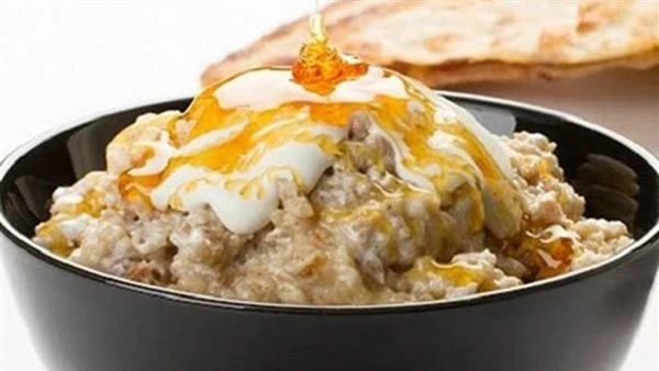 حلوى سريعة.. طريقة عمل معصوب بالقشطة في ربع ساعةتعتبر طريقة عمل معصوب بالقشطة من وصفات المطبخ السعودي وهي من الحلويات الشعبية اللذيذة، ويقال عليها