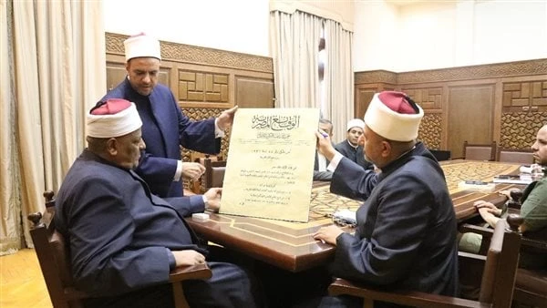 هيئة كبار العلماء يعتمد مشروعا علميا بعنوان ذاكرة هيئة كبار العلماءأطلق الدكتور عباس شومان، الأمين العام ل هيئة كبار العلماء، مشروعا علميا بعنوان: