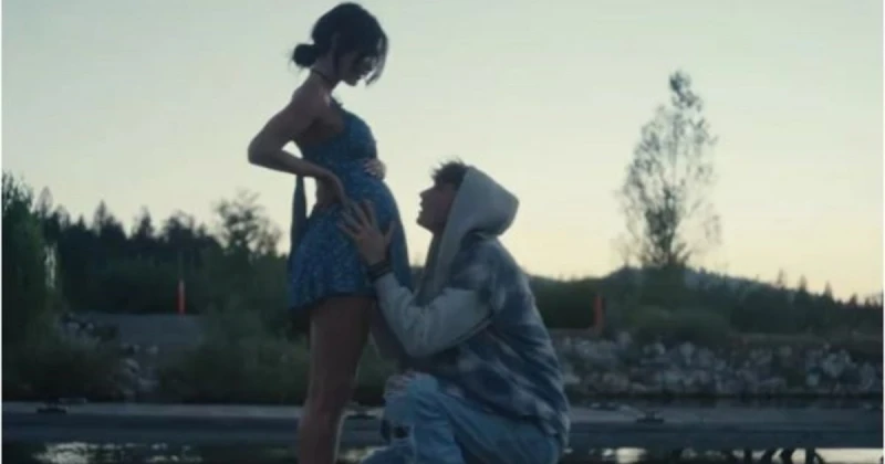 الفن و المشاهير: خبر حمل ميغان فوكس يضج.. والصور تثير الجدل شاهد المقال التالي من صحافة لبنان عن خبر حمل ميغان فوكس يضج والصور تثير الجدل، أحدثت الممثلة العالمية ميغان فوكس ضجة واس