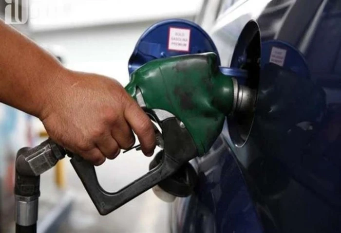 بعد ارتفاع أسعار البنزين والسولار، انعكاسات حرب غزة على المنتجات البترولية؟ أسعار البنزين والسولار، تساهم الاضطرابات الموجودة في مياه البحر الأحمر من