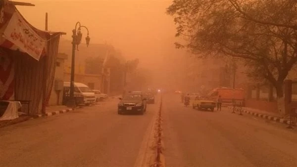 الأرصاد: رياح مثيرة للأتربة وأمطار رعدية تضرب 3 مدنحذرت هيئة الأرصاد الجوية من وجود فرص لسقوط أمطار خفيفة غدا، قد تكون رعدية مصحوبة بنشاط للرياح مثير