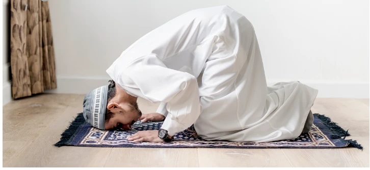 ماذا لو حلمت أني اصلي؟ وما تفسير ابن سيرين؟ حلمت أني اصلي، هل الصلاة في المنام تدل على الخير أم الشر؟ وما هي الدلالات السلبية لحلم الصلاة؟ وما هو