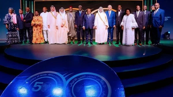 رئيس البنك الأفريقي للتنمية : نحتاج شراكة عربية لمعالجة القضايا الحاسمةانضم رئيس غانا نانا أكوفو أدو ورئيس مجموعة البنك الأفريقي للتنمية الدكتور