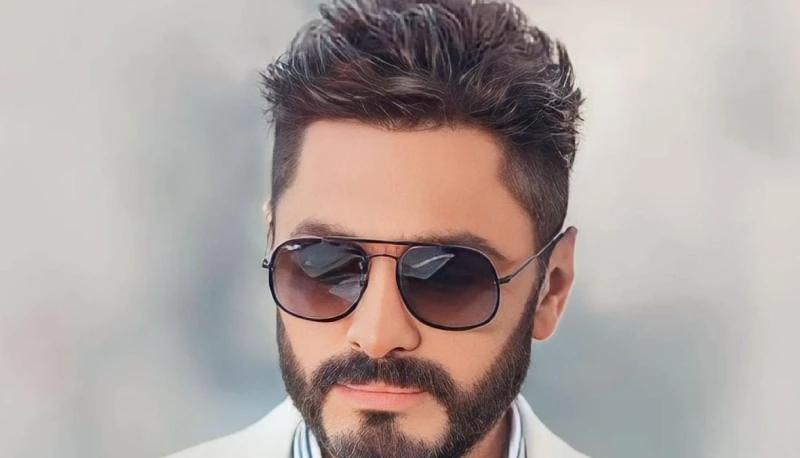 محكمة مصرية تغرم تامر حسني بتهمة سرقة أغنية افاق عربية - قررت المحكمة الاقتصادية في مصر، السبت، تغريم الفنان تامر حسني بتهمة التعدي على حقوق الملكية