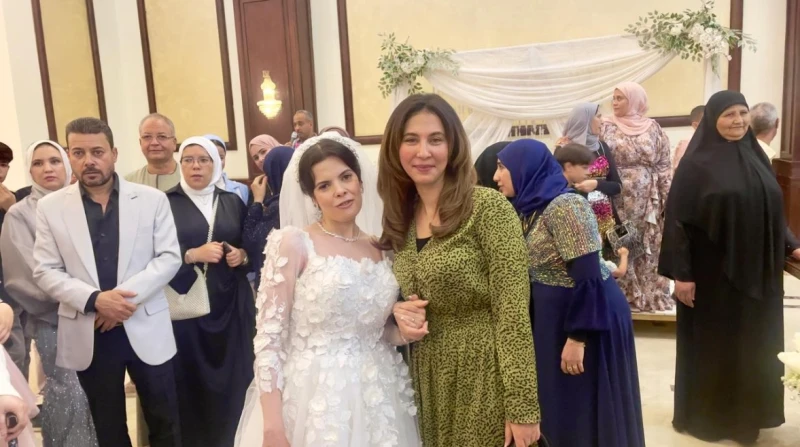الإعلامية قصواء الخلالي تشارك الصحفية هبة أمين فرحة زفافها شاركت الإعلامية قصواء الخلالي، الكاتبة الصحفية هبة أمين عقد قرانها وحفل زفافها الذي أقيم