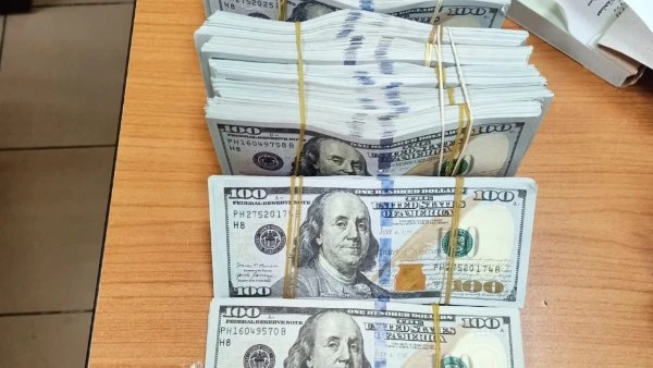 جمارك مطار شرم الشيخ تضبط 115 ألف دولار مزورة بحوزة راكبة لبنانية تمكن رجال الإدارة الأولى بجمارك مطار شرم الشيخ برئاسة الأستاذ محمد يوسف عبد النبي